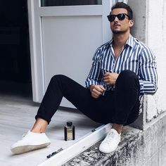 Men's fashion Vertical Striped Shirt Outfit, Outfits With Striped Shirts, Vertical Striped Shirt, Summer Business Casual Outfits, Formal Men Outfit, Mens Fashion Casual Outfits, Stylish Mens Outfits, Men Fashion Casual Outfits, Mode Inspo