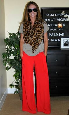 Colorful Pants, Red Leopard Print, Red Leopard, Wear Red, Mode Casual, Colored Pants