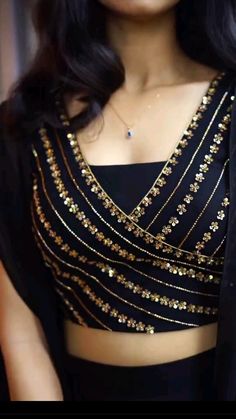 indian wear Trending Blouse Designs For Choli, College Function Outfits, Kurti Style Blouse Designs, Lehenga Top Design Blouses, Simple Choli Designs Latest, Elegant Diwali Blouse With Motifs, Lehenga Top Design, Latest Blouse Designs For Lehenga, Black Blouse Piece For Designer Festivals