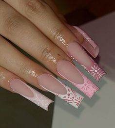 Vaquera Nail Ideas, Mexican Theme Nails Design, Cute Mexican Nails, Mexican Acrylic Nails Design, Mexican Design Nails, Baddie Nail Sets, Mexican Themed Nails