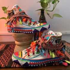 Shoes With Skirts, Boho Chic Shoes, Bohemian Style Shoes, Hippie Shoes, Bohemian Boots, Bohemian Shoes, Boho Shoes, Painted Sneakers