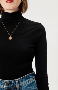 Long Sleeve Turtle Neck - Black Well Made Clothes Rainy Season Fashion, Pull Orange, Dress Like A Parisian, Black Turtle Neck, Turtleneck Outfit, Paris Dresses, Black Women Fashion, Long Sleeve Turtleneck