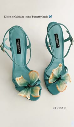 Hak Tinggi, Butterfly Heels, Pretty Heels, Mode Editorials, Shoes Heels Classy, Haikou, Fancy Shoes, Shoe Inspo, Girly Shoes