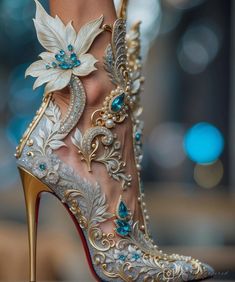 Storage Shoes, Shoe Storage Ideas, Edgy Wedding, Feminine Shoes, Shoes Storage, Stylish Heels