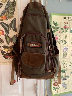 Cute vintage backpack you need, comfy, roomy, and super asthetic #timberland #granola #outdoors Granola Girl Backpack, Granola Backpack, Indie Backpack, Granola Aesthetic, Timberland (men), Hippie Backpack, Brown Timberlands, Aesthetic Backpack, Vintage Backpacks