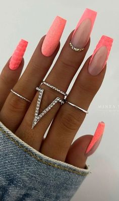 Short Coffin Nails Summer, Hot Acrylic Nails, Punta Cana Nails, Unghie Sfumate, White Acrylic Nails, Ombre Acrylic Nails, Glow Nails, Drip Nails, Long Square Acrylic Nails