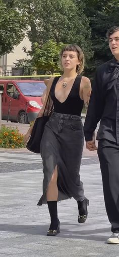 Dark Summer Outfits, Casual Alternative Outfits, Edgy Feminine Outfits, Queer Fashion, Looks Black, Alternative Outfits, Curvy Outfits, Fashion Fits, Aesthetic Outfits