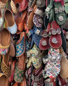 Pretty Zinta, Baggy Jeans For Women, Desi Aesthetics, Women Slippers Fashion, Desi Love, Eid Outfit, College Fits, Desi Fashion Casual, Desi Aesthetic