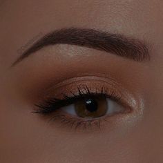 Natural Simple Eyeshadow, Smokey Brown Eye Makeup Natural, Natural Eye Looks For Brown Eyes, Basic Bridesmaid Makeup, Simple Glam Eye Makeup, Basic Eye Makeup Looks, Light Formal Makeup Brown Eyes, Casual Makeup Looks For Brown Eyes, Simple Light Eye Makeup