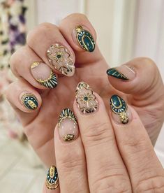 Sparkly Flower Nails, Vintage Nails Design Retro, Gemstone Nails, Goddess Nails, Golden Goddess, Nail Envy