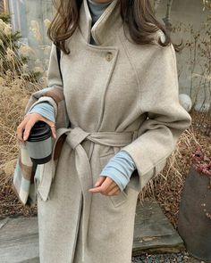 Pinterest Photos, Inspiration Style, Winter Wear, Aesthetic Outfits, Something Special, Cold Weather, Winter Outfits, Trench Coat