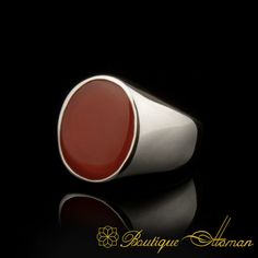 Plain Round Red Agate Modern Silver Ring Red Carnelian Signet Ring With Polished Finish, Elegant Round Carnelian Signet Ring, Classic Carnelian Round Signet Ring, Classic Agate Round Rings, Classic Round Carnelian Signet Ring, Classic Agate Ring, Classic Round Agate Ring, Carnelian Signet Ring With Polished Finish, Round Agate Gemstone Signet Ring