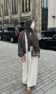 Colder Weather Outfits, New Hijab Style, New Hijab, Inspi Outfit, Modest Looks, Abaya Outfit, Abaya Kimono