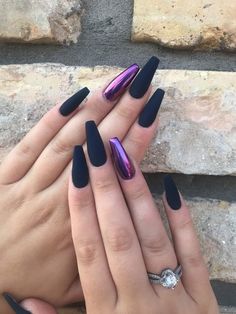 Ongles Goth, Black And Purple Nails, Purple Chrome Nails, Purple Chrome, Pink Chrome Nails, Witchy Nails, Purple Acrylic Nails, Purple Nail Designs, Goth Nails