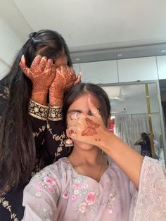 Brown Pics, Tere Naina, Pakistan Aesthetic, Face Video, Bakra Eid, Snap Ideas, Fake Acc, Girl Friendship, Muslim Fashion Hijab Outfits