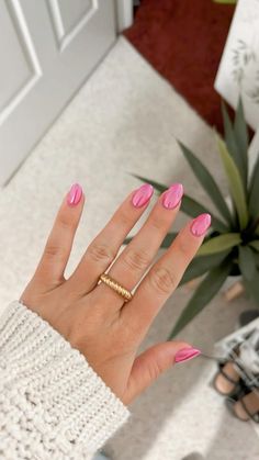 Travel Nails, Cnd Nail Polish, Pink Wedding Nails, Chrome Pink, Maquillage On Fleek, Pink Chrome Nails, February Nails, Pink Chrome, Broken Nails