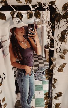 #western #rodeo #kimesjeans #yeeyee #horsegirl Western Bar Outfit, Barn Outfits, Buckle Bunnies, Cowgirl Fits, Catfish Pics, Cutesy Outfit, October Mood, Country Fits