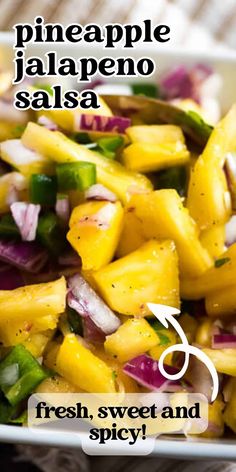 Love pairing sweet and spicy? This Pineapple Jalapeño Salsa recipe will get your taste buds dancing. Serve with chips or as a topping for meats, tacos and salads. Jalapeno Salsa Recipe, Vegan Superbowl Food, Raw Vegan Recipes Easy, Sweet Salsa, Vegan Tacos Recipes, Vegan Tacos Meat, Pineapple Salsa Recipe, Spicy Pineapple, Breakfast Taco