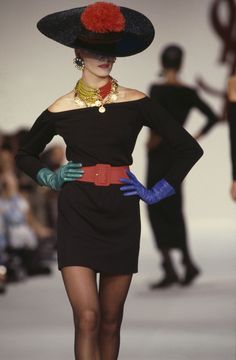 Yves Saint Laurent, BEST OF look moda anni 80marieclaireita 80s Chic, Ysl Fashion, Yves Saint Laurent Paris, 70s Inspired Fashion, Feminine Fashion, 1980s Fashion, Rive Gauche, Cat Walk