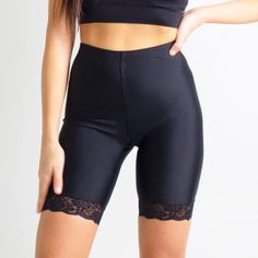 Black Lace Triathlete Shorts | Runner Island Luxury Activewear – Runner Island® Stylish Hiking Outfit, Minimal Packing, Hiking Outfit Spring, Luxury Activewear, Womens Athletic Shorts, Women Who Lift, The Runner, Waist Workout, Swimwear Brands