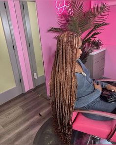 Brown Braids For Black Women With Curls, Cinnamon Knotless Braids, Color 30 Knotless Braids With Curls, Large Brown Knotless Braids, Brown Large Knotless Braids, Light Brown Braids With Curls, Brown Hair Knotless Braids, Brown Small Knotless Braids, Light Brown Hair Braids