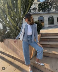 Silver Shoes Outfit, French Outfits, Ballet Flats Outfit, Wide Leg Jeans Outfit, Ballerina Outfit, Flats Outfit, Outfit Trends, Mode Inspiration, Spring Summer Outfits