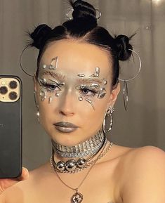 Alien Themed Outfit, Silver Alien Makeup, Intergalactic Costumes, Hot Glue Makeup, Alien Superstar Aesthetic Makeup, Alien Inspired Outfit, Futuristic Alien Makeup, Futuristic Makeup Looks Future Fashion, Alien Makeup Editorial