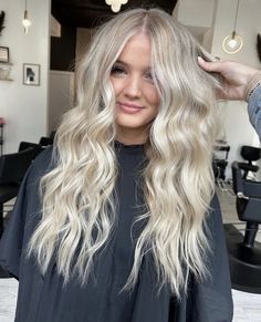 Blonde With Platinum Highlights, Blonde Hair Goals, Perfect Blonde Hair, Platinum Highlights, Bright Blonde Hair, I Like Your Hair, Summer Blonde Hair, Blonde Hair Transformations, Brown Hair Inspo