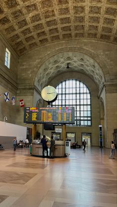 Union station La Union Station, Chicago Train Station, Union Station Dc, Union Station Chicago, Chicago Union Station, Toronto Aesthetic, Coast Starlight, Map Projects, Chi Town