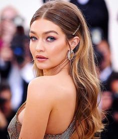 Hairstyles For Straight Hair, Fine Straight Hair, Ball Hairstyles, Hair Hoco, The Met Gala, Penteado Cabelo Curto, Best Jewelry, Sleek Hairstyles