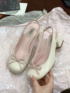 Coquette Sandals, Coquette Sneakers, Dainty Shoes, Shoes Coquette, Coquette Shoes, Stile Blair Waldorf, Relatable Comics, Funny And Relatable, Feminine Shoes