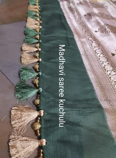 Saree Kongulu, Saree Knots, Kuch Designs, Pallu Designs, Crochet Tassels, Saree Kuchulu, Tassels Fashion Clothing, Tassels Saree