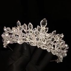 Beautiful Shiny Crown. It Was My Wedding Crown. Sweet 16 Crowns, Red Quinceanera Ideas, Quinceanera Crown, Quinceanera Ideas, Arab Wedding, Princess Core, Crown Wedding, Silver Crown, Wedding Crown