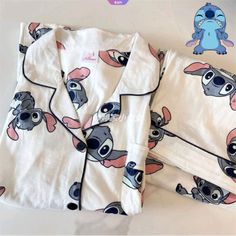 Dê uma olhada em Ins Wind Cartoon Cute Stitch Pajamas Primavera Feminina E Outono Novas Calças De Manga Longa Podem Ser Usadas Fora Do Fato De Roupa De Casa [RAIN] por R$39,00 - R$98,00. Compre na Shopee agora! https://s.shopee.com.br/LUW93j5Rb?share_channel_code=3 Wind Cartoon, Stitch Pajamas, Lilo And Stitch Merchandise, Cute Sleepwear, Cute Stitch, Night Suit, Disney Home, Disney Stitch, Cartoon Cute