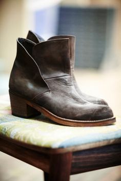 Free People Brooks Ankle Boot Fall Flat Boots, Fancy Boots, Mode Shoes, Dress Boots, Shoe Closet, Boot Bag, Crazy Shoes, Shoe Obsession, Flat Boots