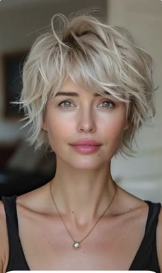 Messy Choppy Short Hair, Flicky Layered Hair, Long Pixie For Round Face, Short Hair For 50 Year Old Women, Short Blonde Bobs Fine Hair, Feminine Short Hair Round Face, Shag Short Hair, Short Choppy Layered Haircuts, Scruffy Hair