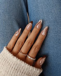 Gel Nails Ideas For Brown Skin, Almendra Nails, Uñas Beige Elegantes, Elegant Brown Nails, Trendy Square Nails, Trendy Brown Nails, Brown Nails Design, Nails Elegant, Minimalist Winter