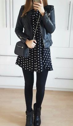 Vestido de bolinhas - look outono/inverno 가을 패션, Mode Vintage, Winter Fashion Outfits, Winter Dresses, Wearing Black, Holiday Outfits, Look Fashion, Lany