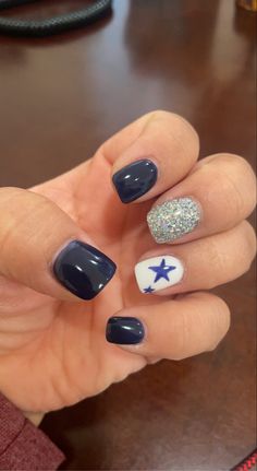 Dallas Cowboys Fingernails, Dallas Cowboys Manicure, Dallas Cowboys Gel Nails, Nails For Texas Trip, Nails For Football Season, Dallas Nails Cowboys, Cheerleader Nails Designs, Dallas Cowboys Nail Art, Dallas Cowboys Nails Designs Football