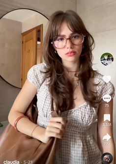 Trending Layered Haircuts, 90s Haircut Aesthetic, Messy Fringe Women, Side Bangs And Glasses, Haircut For People With Glasses, Layered Hair No Styling, Short Hair With Long Layers And Curtain Bangs, Long Layers And Bangs Haircut, Best Haircut For Glasses