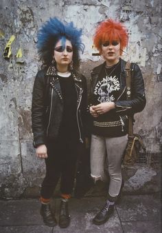 1970s Punk, Punk Rock Girls, Punk Movement, Punk Pins, Fashion 70s