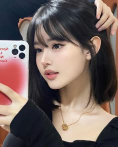 Bob Haircuts For Women Side Bangs, Lower Layer Dyed Hair, Korean Hairstyles 2023, Latina Bangs Haircuts, Korea Haircut, Lob Bangs, Kpop Short Hair, Haircut Korea, Korean Haircut