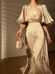 Neue Outfits, فستان سهرة, Mid Length Dresses, Mode Inspiration, Elegant Outfit, Cloak