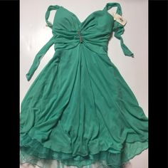 Seaform Green Size Medium. Nwt. Ties For Halter Early 2000 Fashion, Ruby Rox, 2000 Fashion, Sundress, One Shoulder Formal Dress, Formal Dresses Long, Colorful Dresses, Ruby, Checks