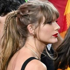 #taylorswift13 #taylorswiftedit #taylorswift #icons #celebrity Icons Taylor Swift, Tay Core, Taylor Icons, Taylor Swift Icon, Taylors Version, Estilo Taylor Swift, All About Taylor Swift, Taylor Swift Videos, Taylor Swift Hair