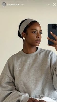 Natural Hair Bun Styles, Justine Skye, Headband Outfit, Distressed Sweatshirt, Penteado Cabelo Curto, Blouse Neck, Men's Hoodies