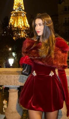 Holiday Party Dress Red, Holiday Party Aesthetic Fashion, Luxury Christmas Outfit, Kitschy Christmas Outfit, Red Velvet Dress Aesthetic, Red Christmas Party Outfit, Old Money Cocktail Outfit, Holiday Concert Outfit, Holiday Dresses Christmas Parties