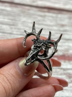 Awesome Sterling Silver Unisex Longhorn Deer with Flowers Stag Skull Head Horns Ring Layaway Available Size 10 Unsigned but is sterling. Beautiful ring Please Read Below Please check out my other items! Tons of jewelry coming up for sale. I love to combine shipping on multiple items, and am happy to ship internationally. International bidders, please contact me with your location for a shipping quote. If there is anything wrong once the item is received and you are not happy, please contact me b Adjustable Longhorn Ring, Deer Antler Jewelry Rings, Horned God Ring, Animal Skull Jewelry, Bird Skull Ring, Jaguar Jewelry, Stag Skull, Deer With Flowers, Hunter Rings