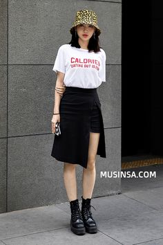 Korean Seoul, New Fashion Clothes, Teen Style, Korean Fashion Kpop, Korean Fashion Outfits, Street Style 2017, Trendy Skirts, Korean Girl Fashion, Korean Fashion Trends