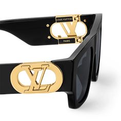 LOUIS VUITTON® - Lv Link Square Sunglasses - Black Black Sunglasses Square, Louis Vuitton Sunglasses, Luxury Sunglasses, Fashion Eye Glasses, Mens Nike Air, Stylish Sunglasses, Louis Vuitton Official, Eyewear Brand, Black Sunglasses